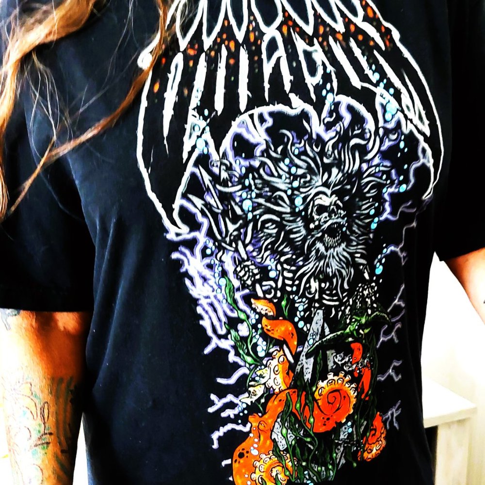 Volcom's Totally Twisted Crustaceans of Metal and surf shirt 2011 - Picture 2 of 7